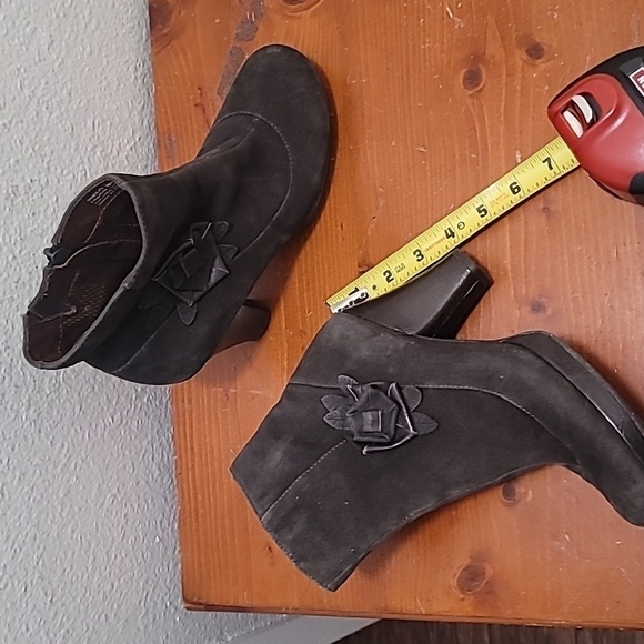 NAYA BREEZE WOMEN'S GRAY SUEDE LEATHER ANKLE BOOTS SIZE 7 - Picture 8 of 10